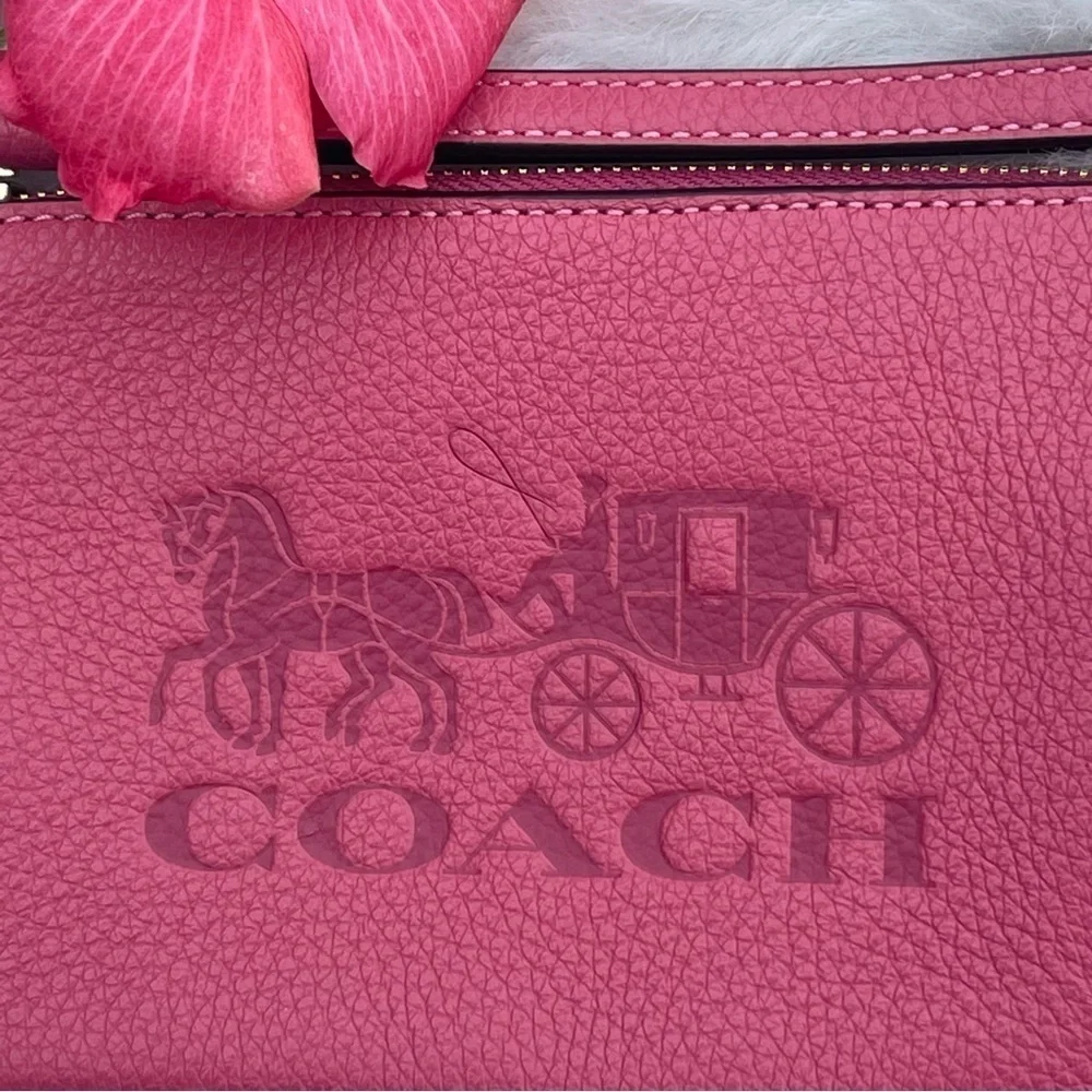 NWT Coach Corner Zip Wristlet With Horse And Carriage Print In Gold/Stra…